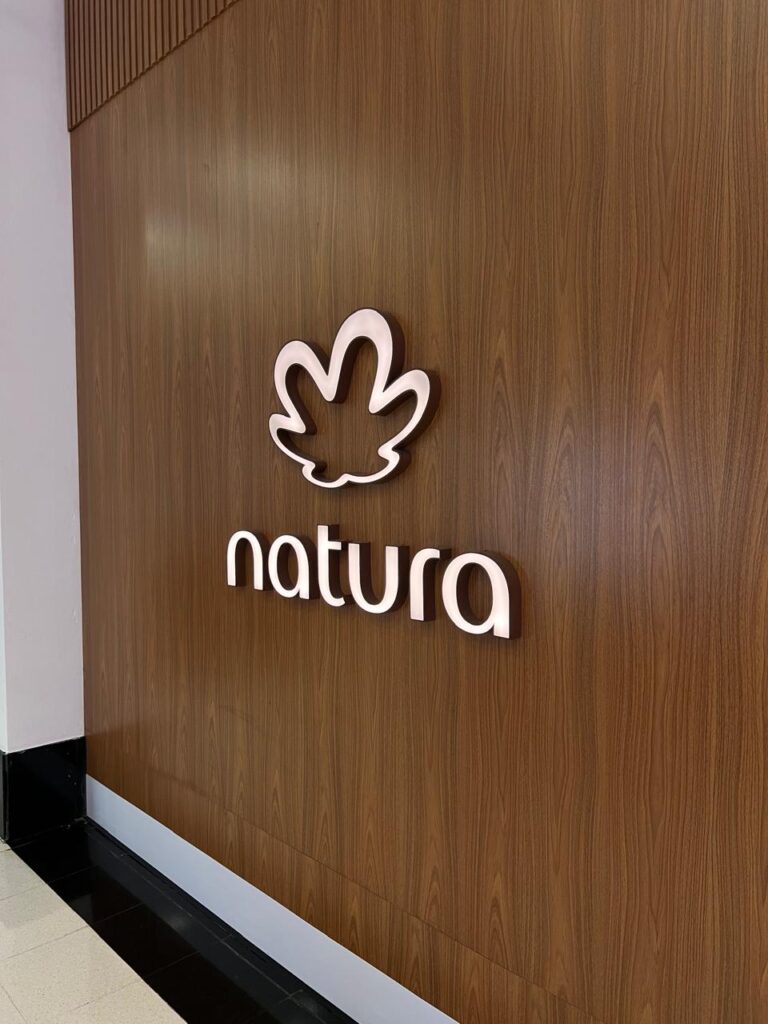 letra caixa com pintura automotiva